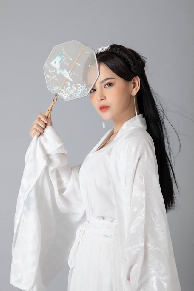 Nh&igrave;n lại nhan sắc "Th&aacute;nh nữ m&igrave; g&otilde;": Mỹ nh&acirc;n từng vượt mặt Địch Lệ Nhiệt Ba giờ ra sao? - Ảnh 5.