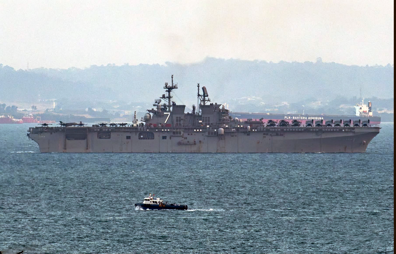 Dàn vũ khí "khủng" làm rung chuyển Trung Đông (*): Cục diện giằng co tại Hormuz - Ảnh 1. Dàn vũ khí "khủng" làm rung chuyển Trung Đông (*): Cục diện giằng co tại Hormuz - Ảnh 1.