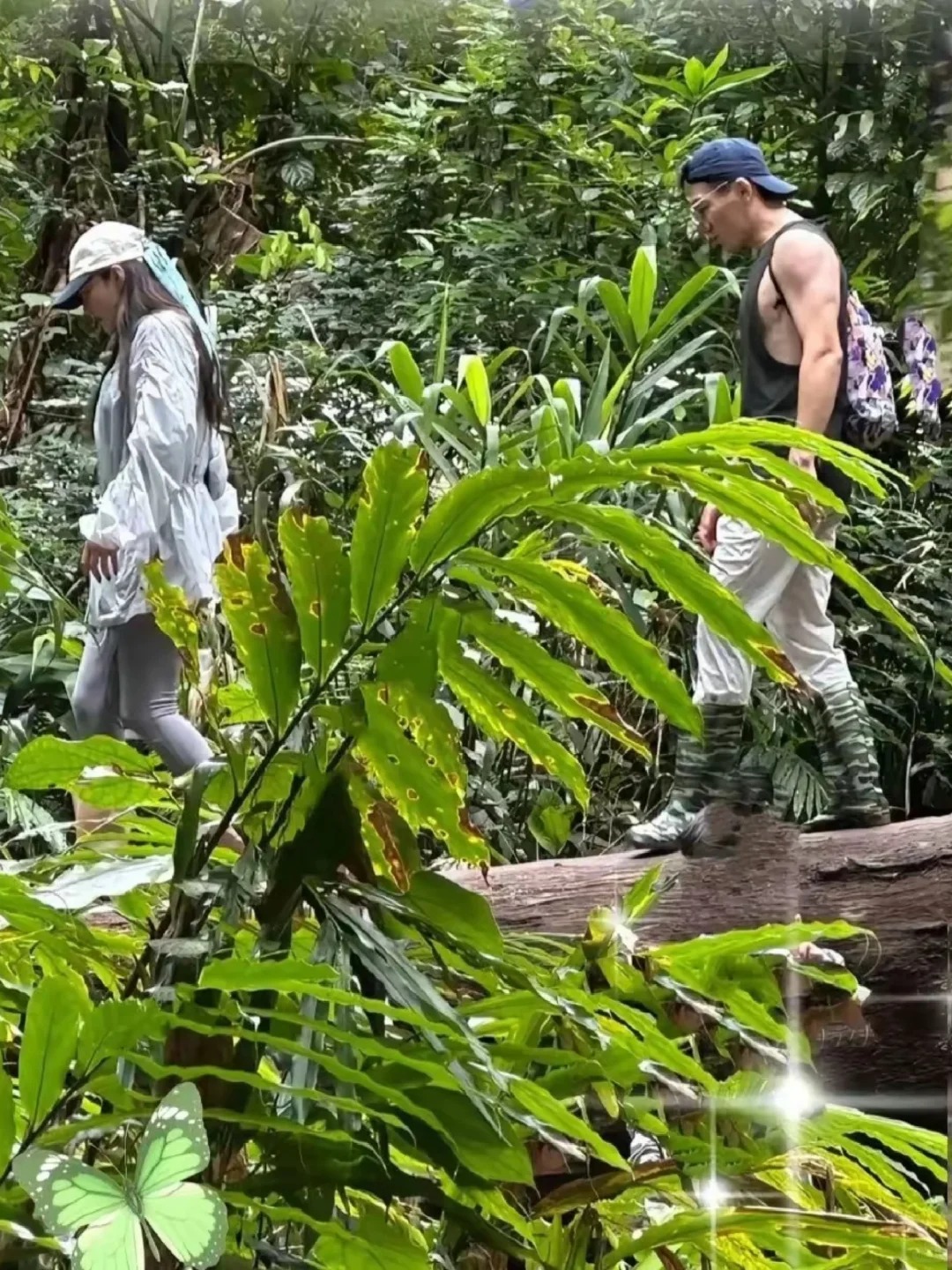 "T&oacute;m gọn" mỹ nh&acirc;n showbiz v&agrave; chồng sĩ quan đưa con g&aacute;i đi chơi, ngoại h&igrave;nh &aacute;i nữ th&agrave;nh t&acirc;m điểm - Ảnh 2.