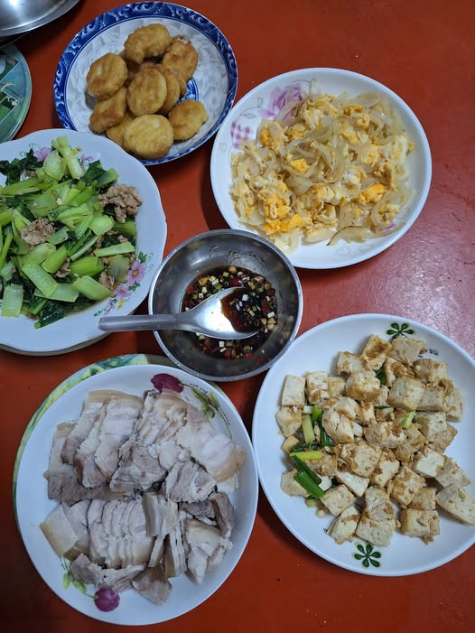 20 triệu, đi thu&ecirc; nh&agrave; vẫn nu&ocirc;i 2 con ổn ở H&agrave; Nội: V&igrave; sao nhiều gia đ&igrave;nh 30 triệu vẫn thiếu trước hụt sau - Ảnh 2.