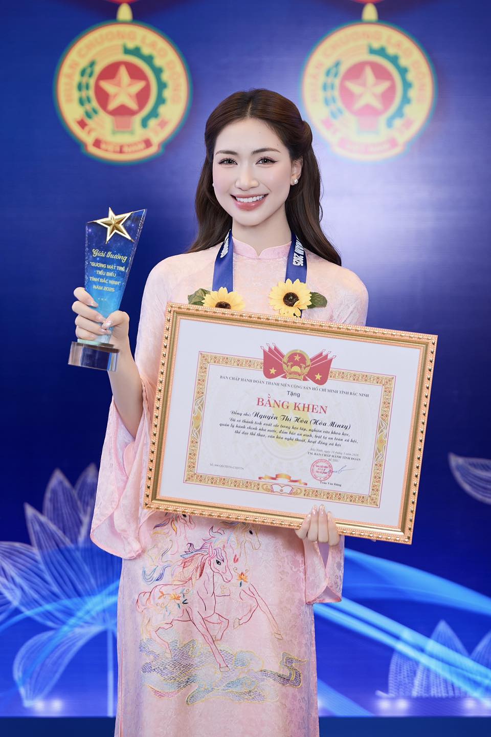 Ho&agrave; Minzy c&ocirc;ng bố tin vui, c&ograve;n gọi t&ecirc;n Đại u&yacute; Thăng Văn Cương để n&oacute;i 1 c&acirc;u- Ảnh 4.