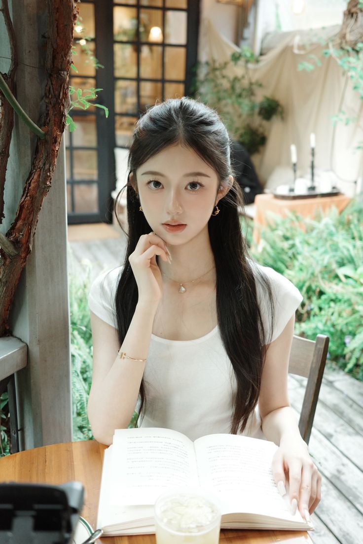 T&acirc;m l&yacute; học: Tại sao những c&ocirc; g&aacute;i xinh đẹp nhất thường kh&ocirc;ng c&oacute; bạn trai?- Ảnh 1.