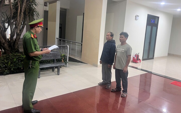 Hai kẻ x&acirc;m hại b&eacute; g&aacute;i 13 tuổi ở Đ&agrave; Nẵng bị bắt giữ v&agrave;o năm 2026 - Ảnh 1.