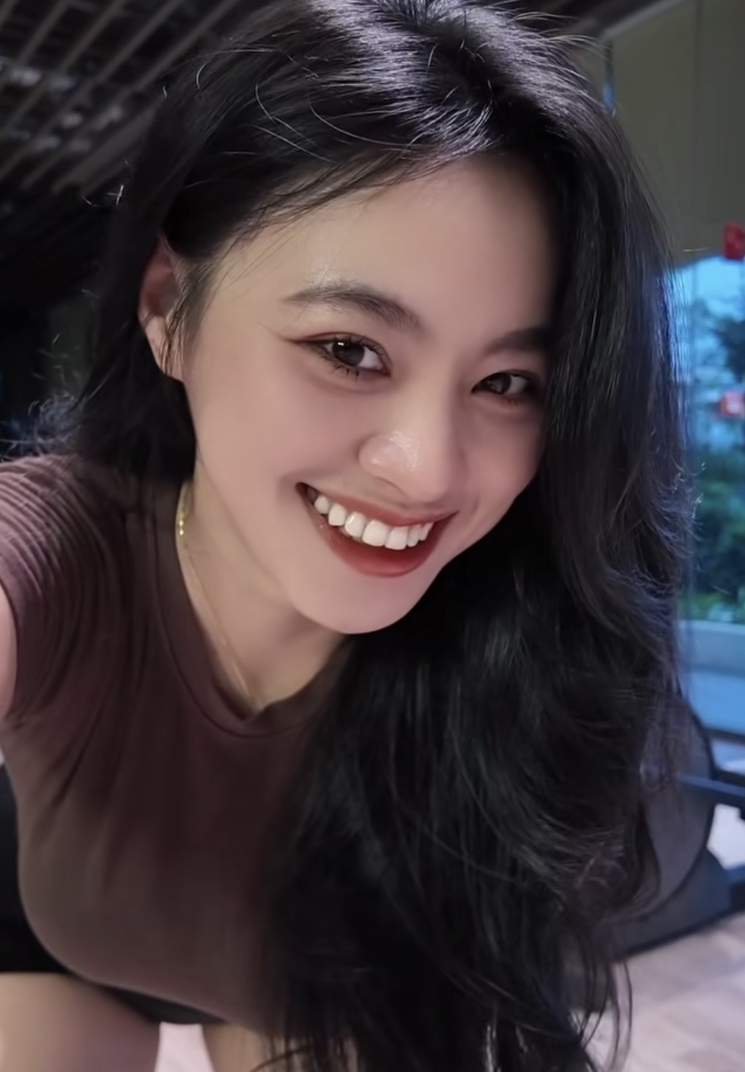 Tr&acirc;m Anh g&acirc;y "sốt" với nụ cười thi&ecirc;n thần - Ảnh 2.