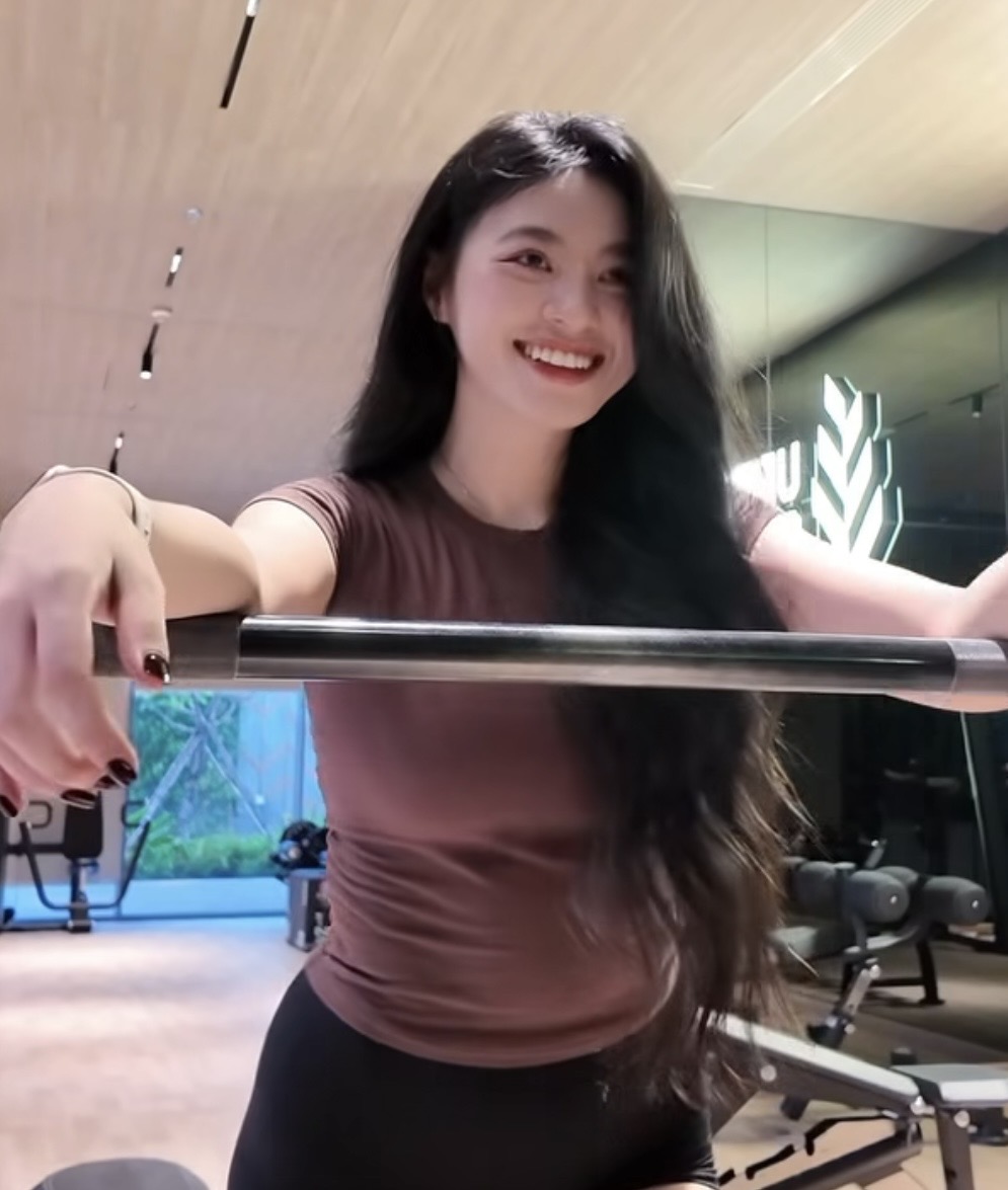 Tr&acirc;m Anh g&acirc;y "sốt" với nụ cười thi&ecirc;n thần - Ảnh 1.