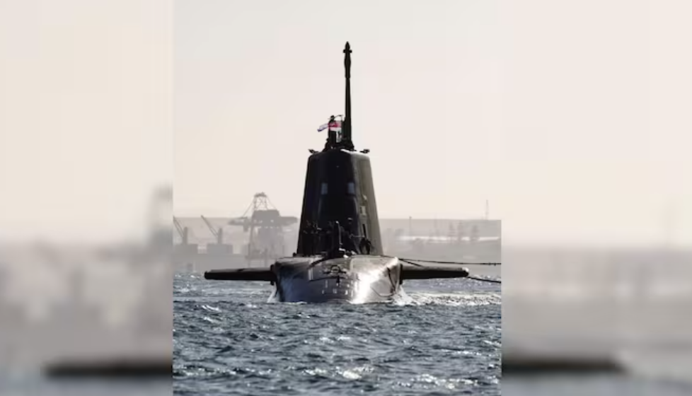 Tàu ngầm hạt nhân Anh đến Trung Đông, sẵn sàng dội tên lửa Tomahawk? - Ảnh 1. Tàu ngầm hạt nhân Anh áp sát Trung Đông, sẵn sàng dội tên lửa Tomahawk? - Ảnh 1.