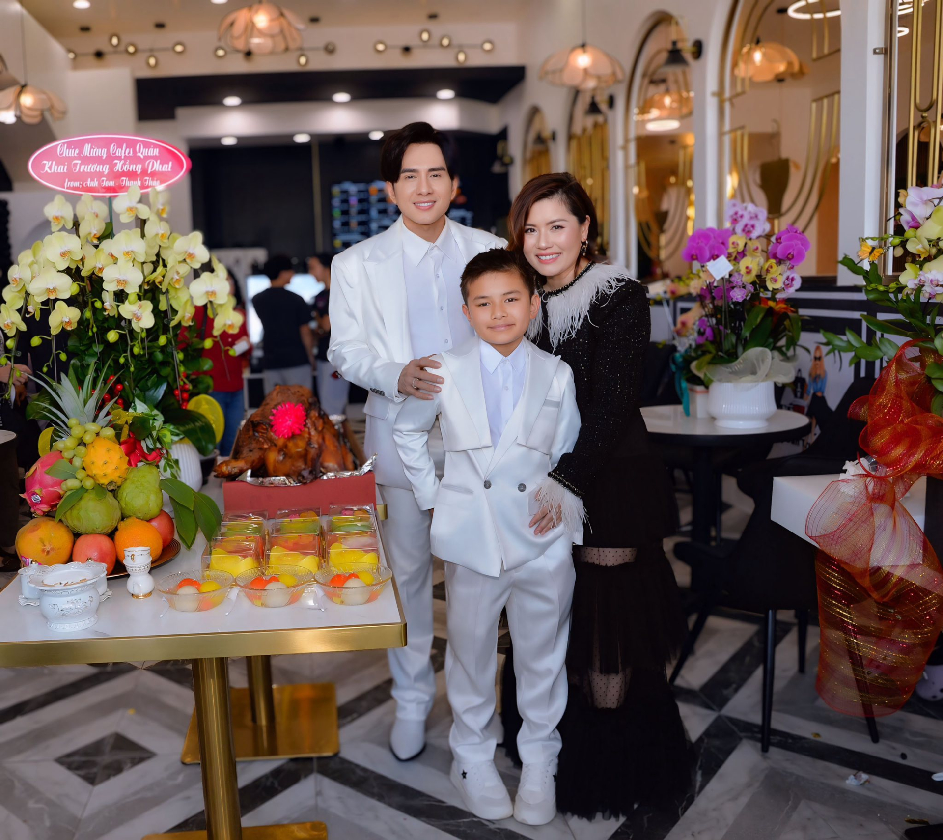 Ngắm "con chung" gần một th&aacute;ng tuổi của Đan Trường v&agrave; vợ cũ ở Mỹ - Ảnh 3.