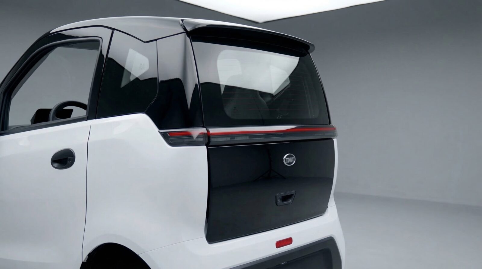 Ô tô điện Việt Nam giá từ 148 triệu đồng sắp ra mắt: Tháo pin như xe máy, sạc được tại nhà, chạy gần 10 vòng Hồ Tây mới hết pin- Ảnh 5.