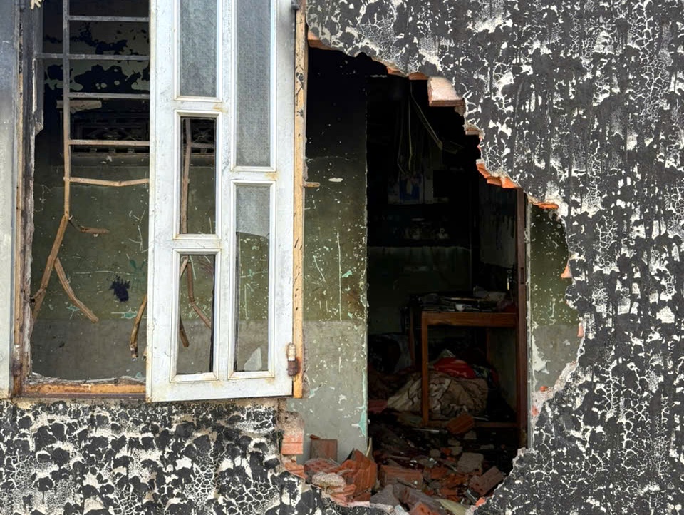 Người đ&agrave;n &ocirc;ng cứu 4 b&agrave; ch&aacute;u trong đ&aacute;m ch&aacute;y ở Gia Lai ng&agrave;y 22 - 3 - Ảnh 2.