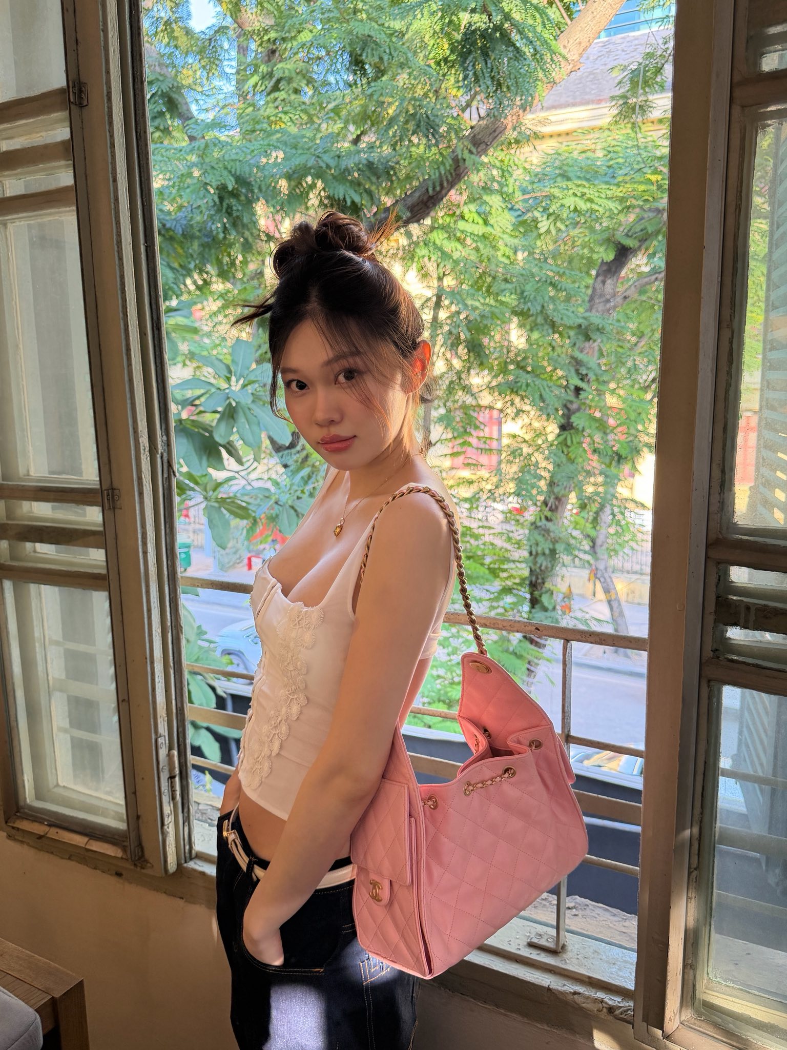 N&agrave;ng hot girl g&acirc;y sốt với v&ograve;ng eo nhỏ x&iacute;u sau v&agrave;i th&aacute;ng sinh con, nhan sắc tuổi 25 ng&agrave;y c&agrave;ng thăng hạng- Ảnh 7.