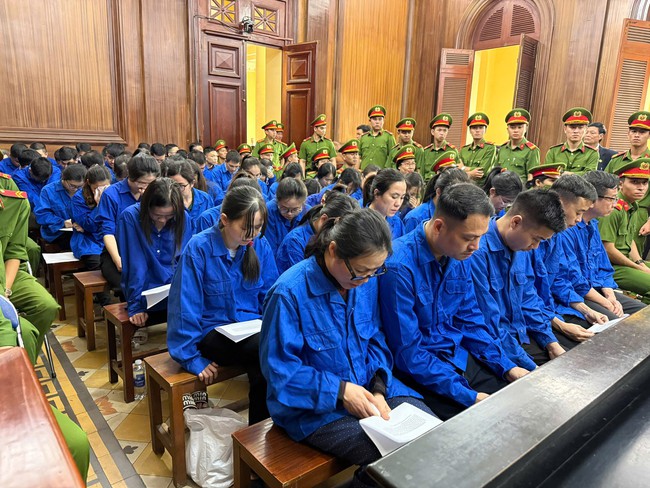 "Đầu độc" thị trường bằng 220.000 phiếu kiểm nghiệm giả, 50 bị c&aacute;o xin giảm &aacute;n - Ảnh 1.