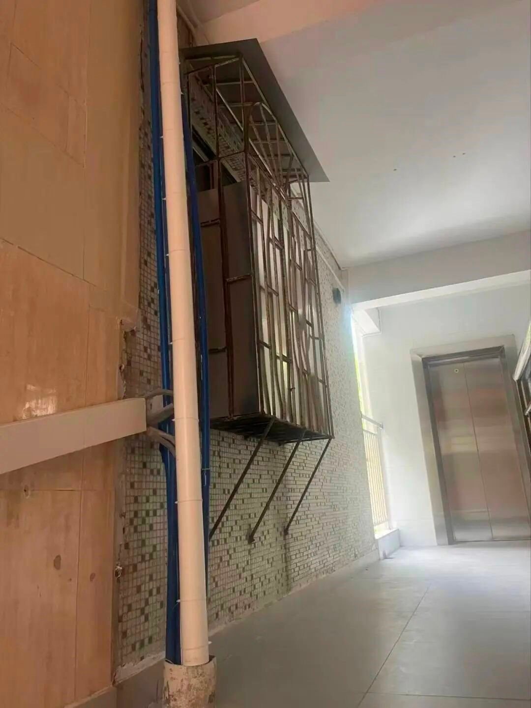 Tranh chấp thang m&aacute;y tại chung cư: Một cư d&acirc;n phản đối nhưng lại muốn sử dụng - Ảnh 3.