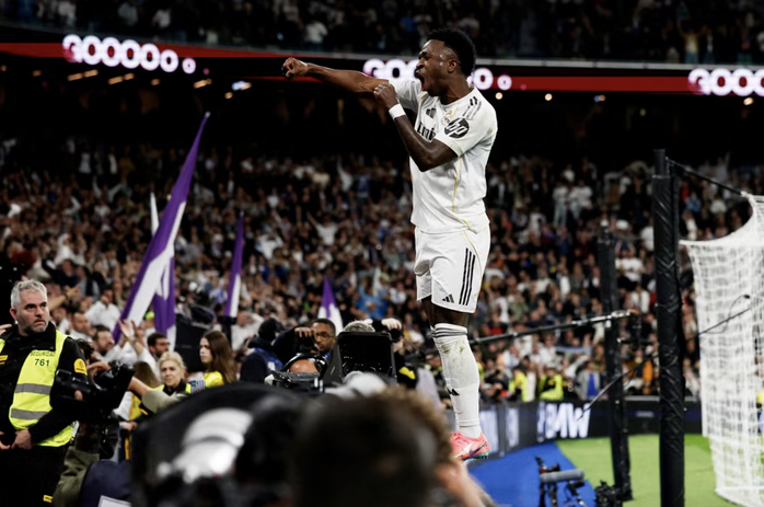 Vinicius Junior rực sáng, Real Madrid thắng nghẹt thở derby Madrid - Ảnh 7.