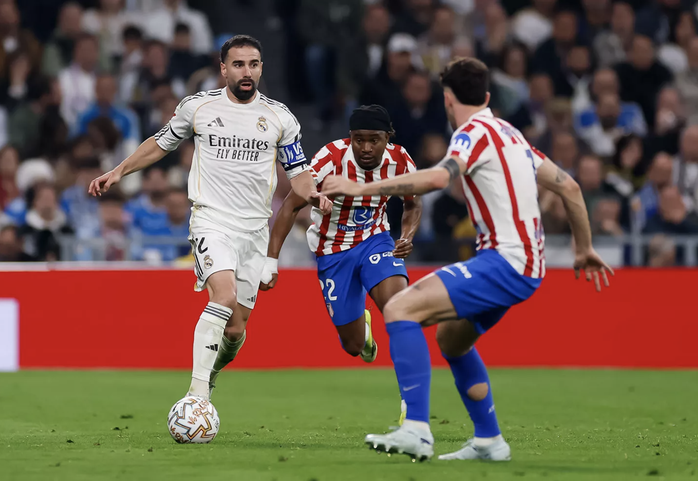 Vinicius Junior rực sáng, Real Madrid thắng nghẹt thở derby Madrid - Ảnh 3.