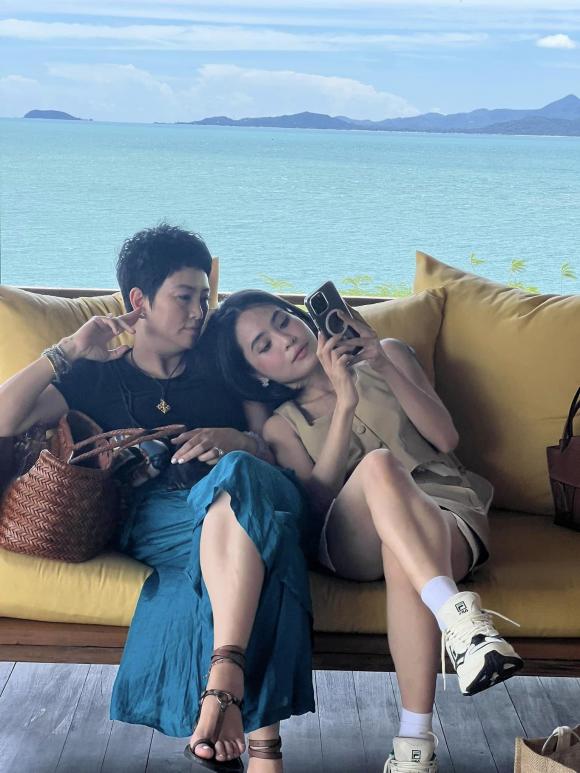 Mẹ chồng nữ ca sĩ Việt: L&agrave;m b&agrave; nội vẫn sinh đ&ocirc;i, U60 n&oacute;ng bỏng, gi&agrave;u c&oacute;, thương con d&acirc;u như con đẻ - Ảnh 4.