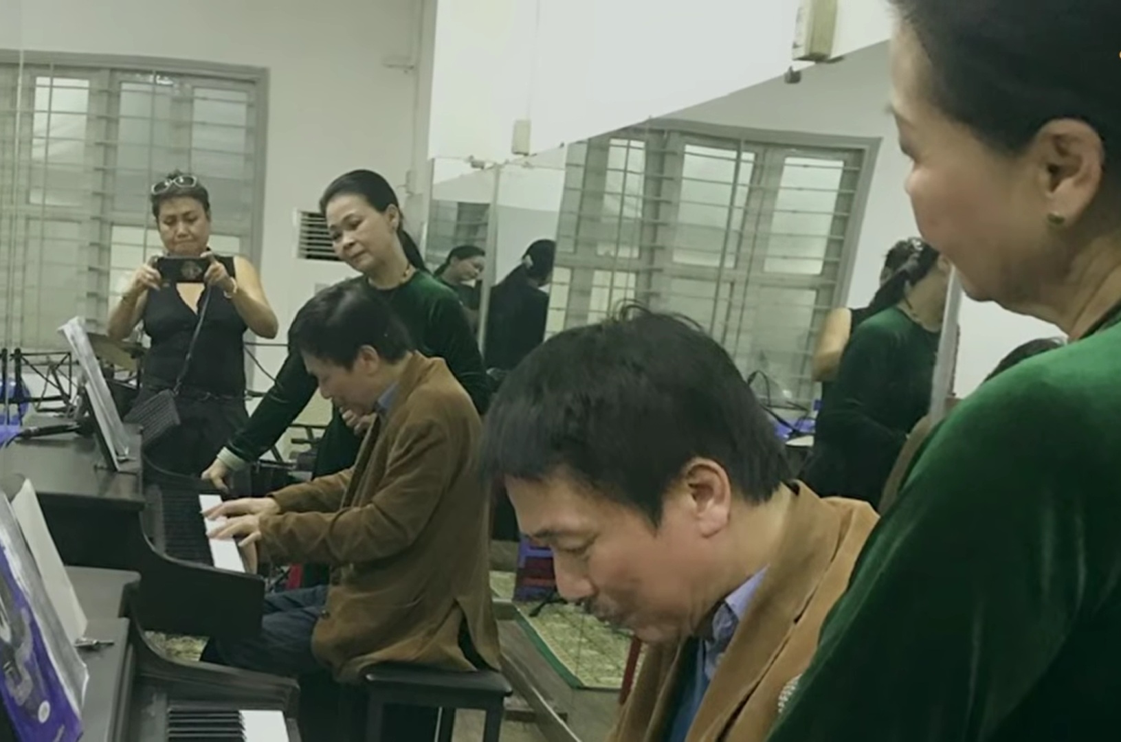 Cố nhạc sĩ Ph&uacute; Quang từng muốn x&oacute;a bỏ 1 mặc định về Kh&aacute;nh Ly - Ảnh 1.