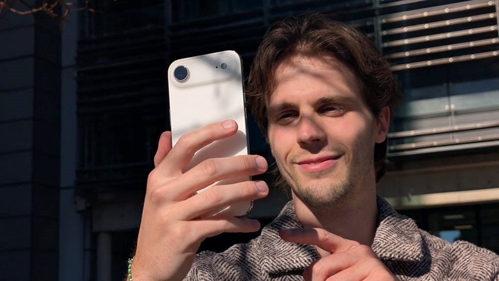 IPhone Air 2026: Thiết kế đẹp nhưng Liệu c&oacute; đ&aacute;ng tiền khi pin yếu v&agrave; camera hạn chế? - Ảnh 2.