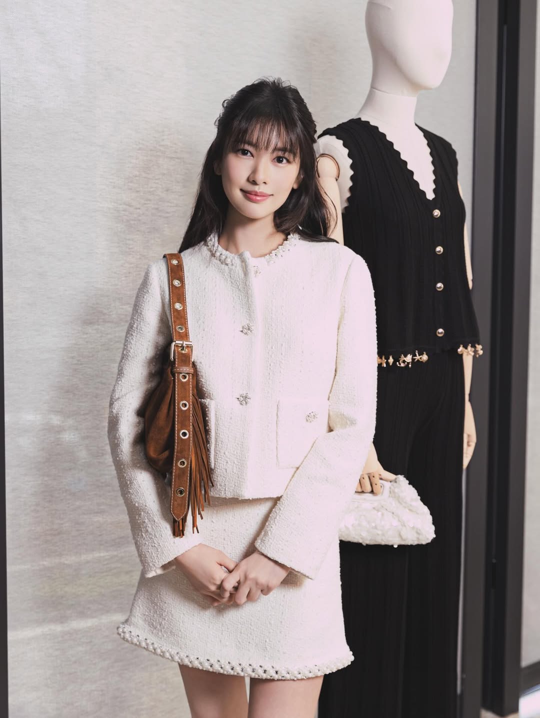 Nữ thần sắp chạm tuổi 40: Gương mặt "b&uacute;ng ra collagen", ăn mặc đẹp đến nỗi g&aacute;i 18 phải học tập- Ảnh 4.