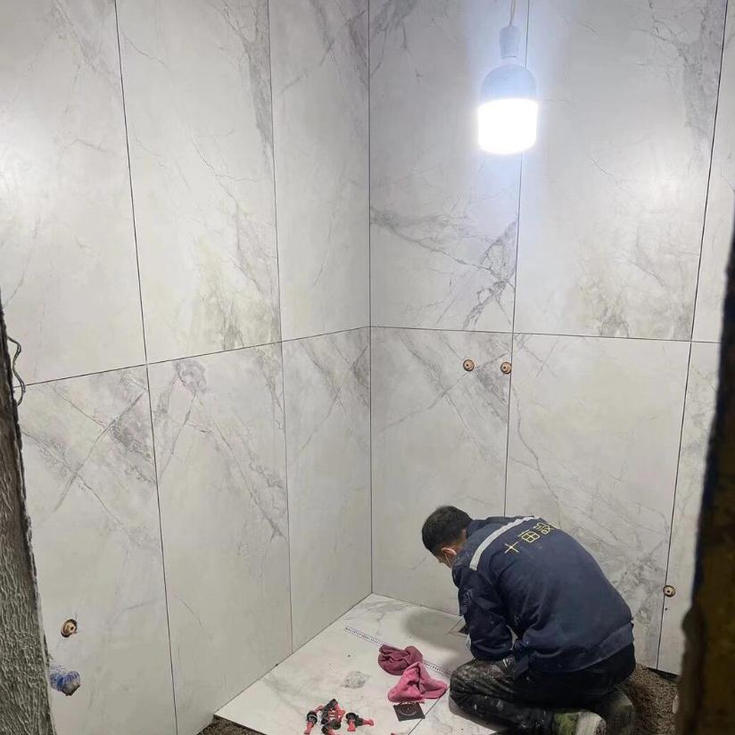 Bất chấp mọi lời khuy&ecirc;n, t&ocirc;i vẫn l&aacute;t gạch 600&times;1200mm cho ph&ograve;ng kh&aacute;ch v&agrave; sau khi ở 6 th&aacute;ng, đ&acirc;y l&agrave; điều t&ocirc;i muốn n&oacute;i thật- Ảnh 6.