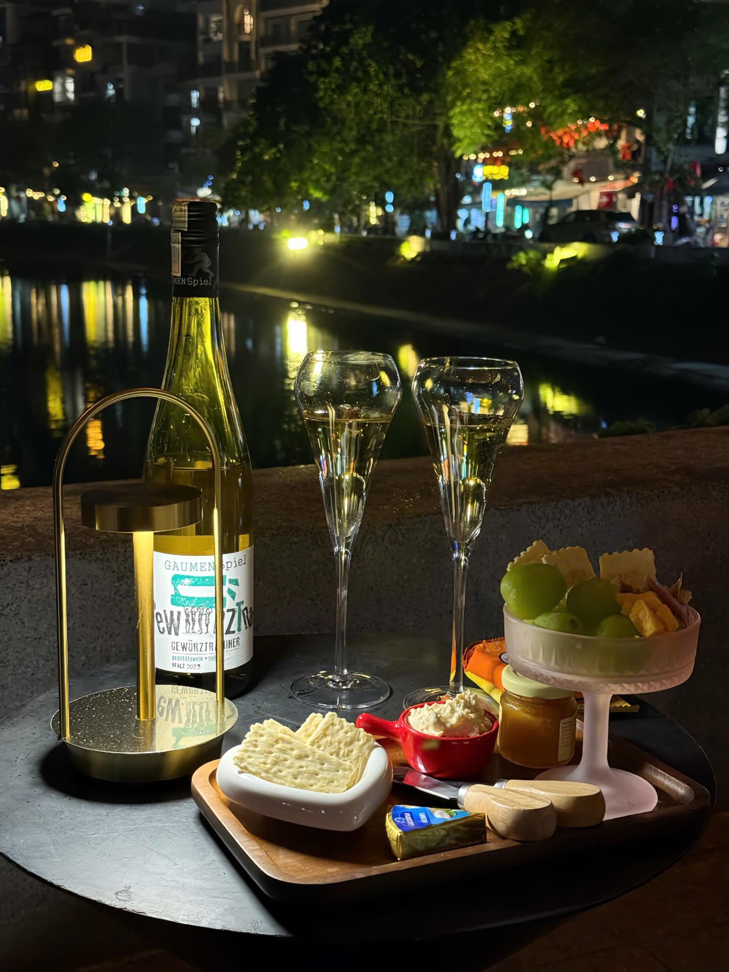 &ldquo;Uống rượu vang vỉa h&egrave;&rdquo;: Tr&agrave;o lưu nhất thời hay định nghĩa mới về sự hưởng thụ của người trẻ H&agrave; Nội?- Ảnh 21.