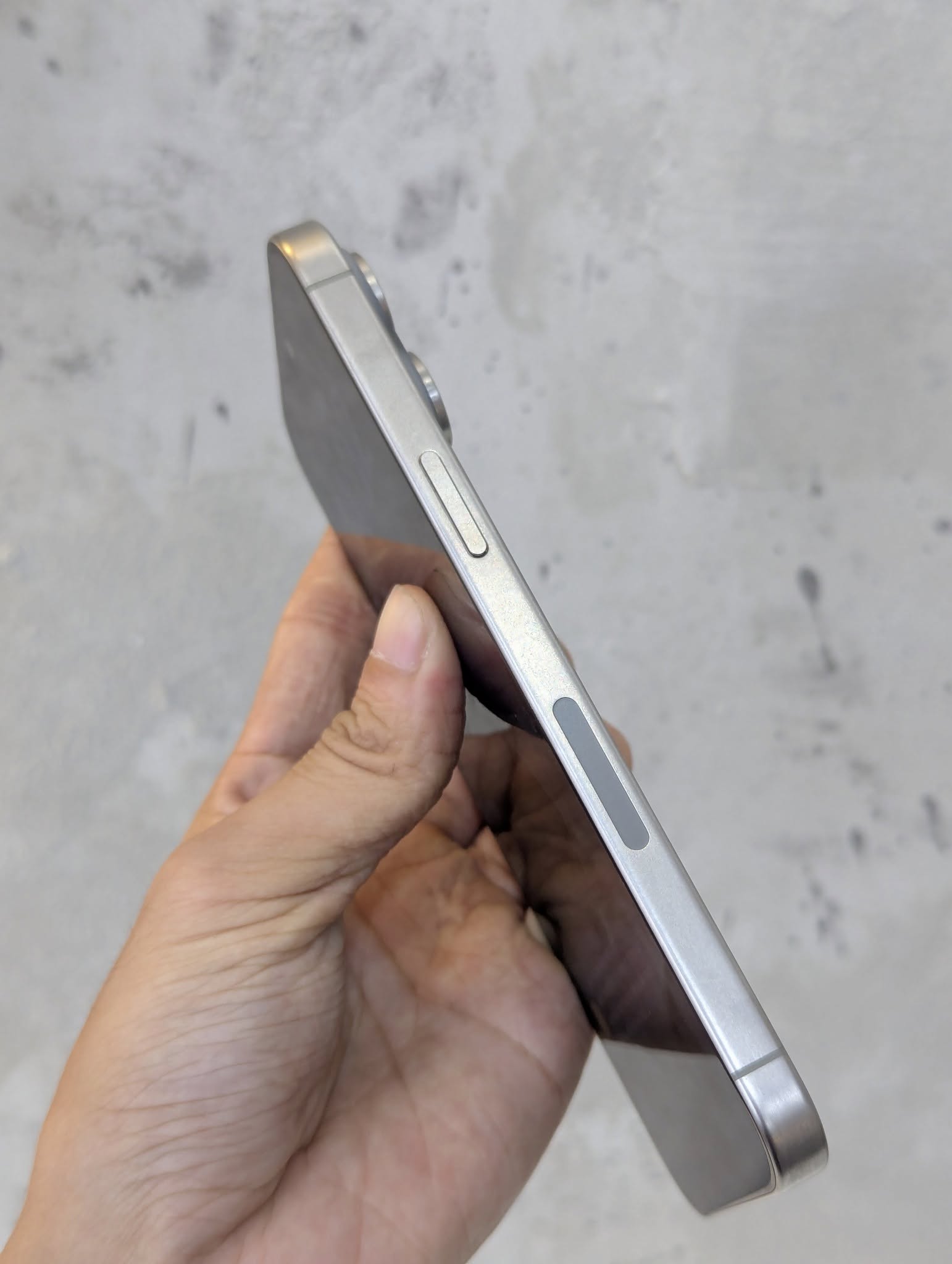 IPhone 15 Pro Max cũ: Lựa chọn h&agrave;ng đầu cho c&ocirc;ng nghệ năm 2026 - Ảnh 3.