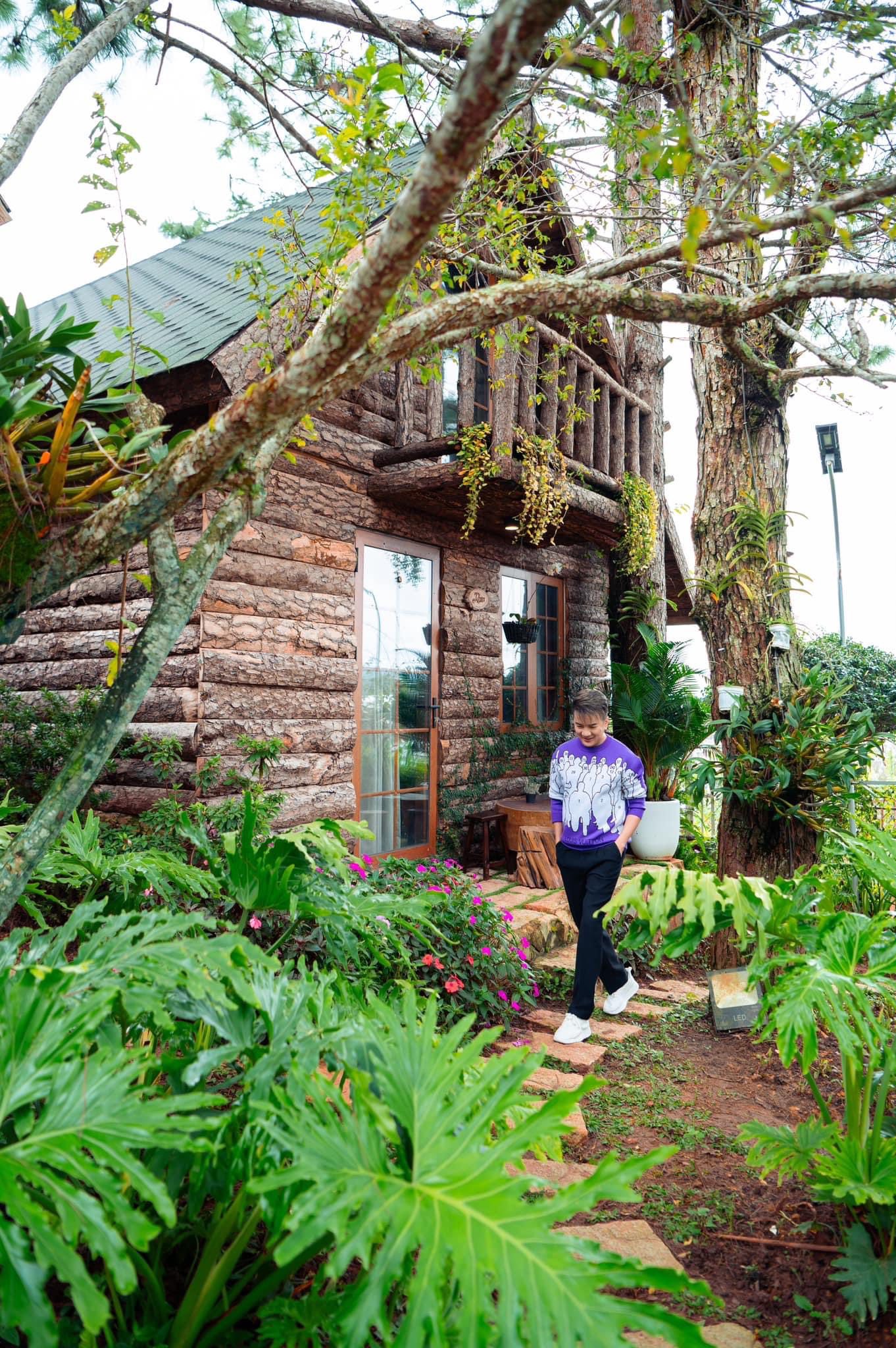 B&aacute;t, đũa, th&igrave;a v&agrave;ng khắc t&ecirc;n ch&iacute;nh chủ của "&ocirc;ng ho&agrave;ng nhạc Việt" - Ảnh 4.