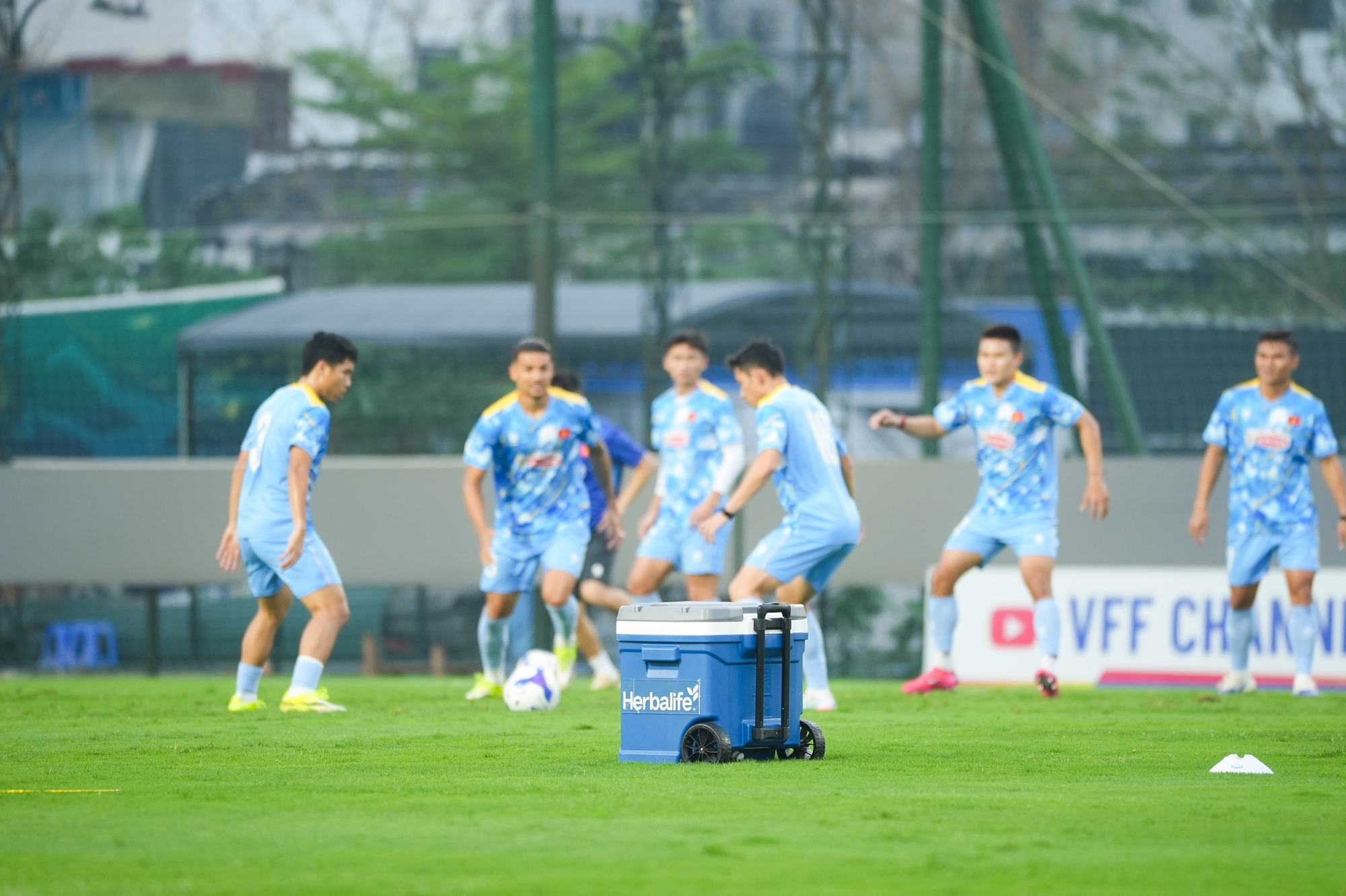 Chiến lược &ldquo;kiềng ba ch&acirc;n&rdquo; của B&oacute;ng đ&aacute; Việt Nam: Khi nội lực gặp gỡ điểm tựa dinh dưỡng - Ảnh 1.