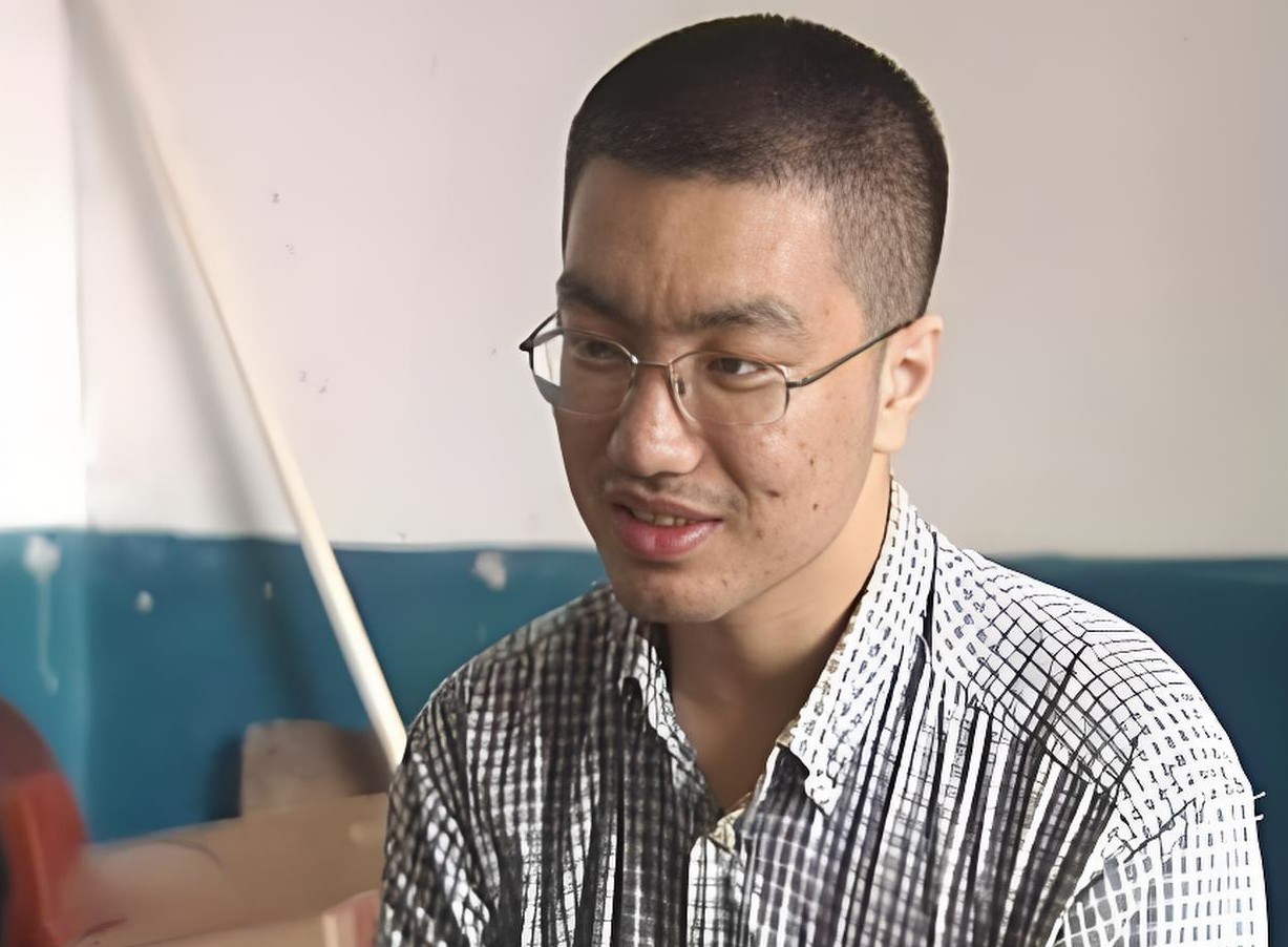 Thần đồng 14 tuổi Vương Tư Hàm: Bi kịch cuộc đời và áp lực học tập - Ảnh 1.