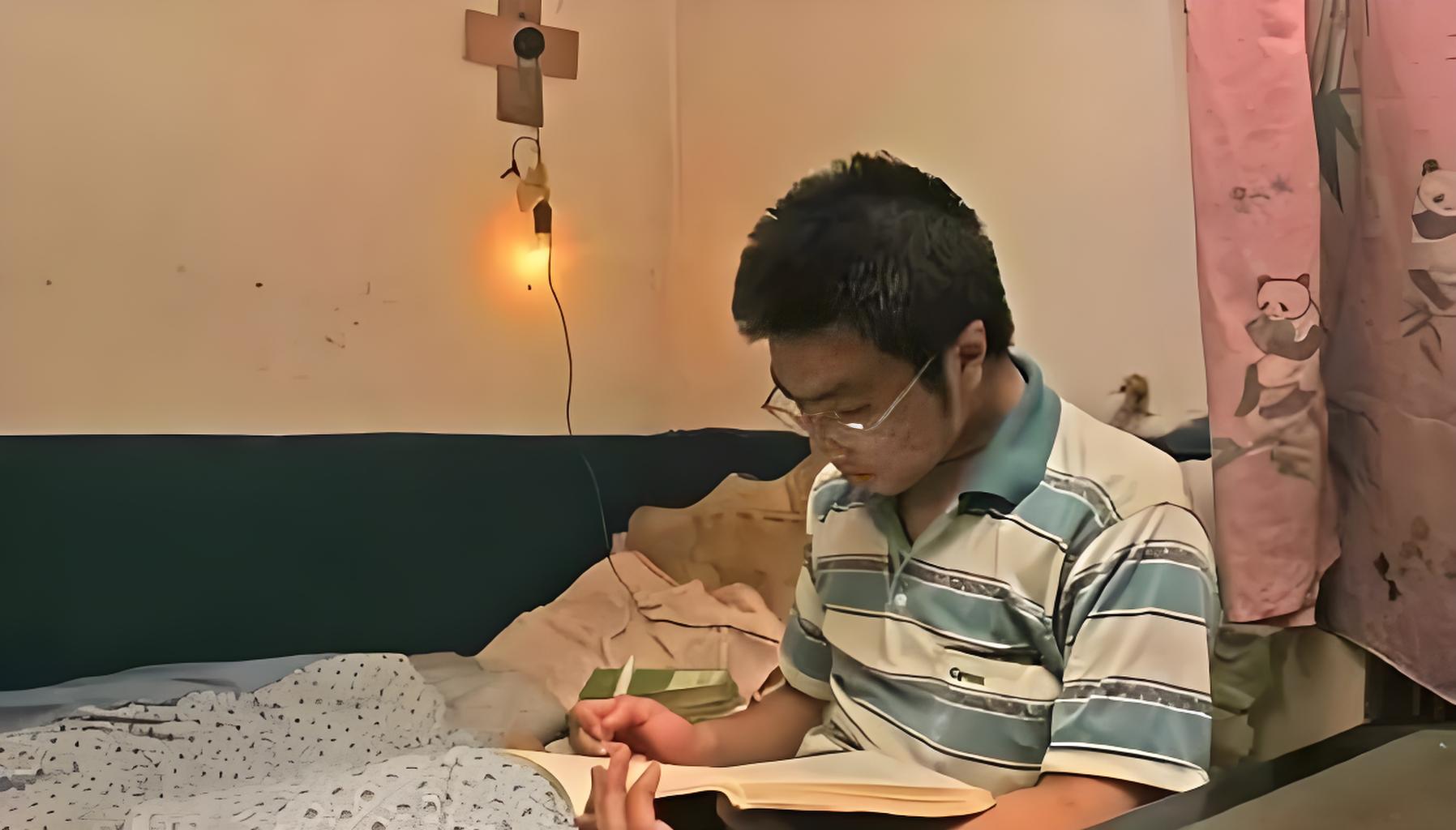 Thần đồng 14 tuổi Vương Tư Hàm: Bi kịch cuộc đời và áp lực học tập - Ảnh 4.