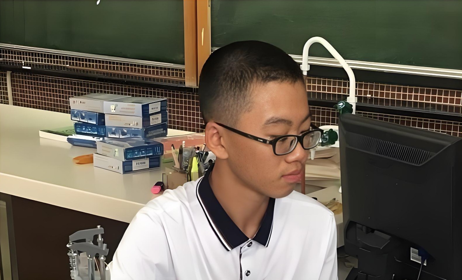 Thần đồng 14 tuổi Vương Tư Hàm: Bi kịch cuộc đời và áp lực học tập - Ảnh 3.