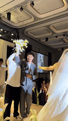 Ai rồi cũng c&oacute; đ&ocirc;i c&oacute; cặp, c&oacute; danh c&oacute; phận, chỉ c&ograve;n Văn To&agrave;n th&ocirc;i!- Ảnh 2.