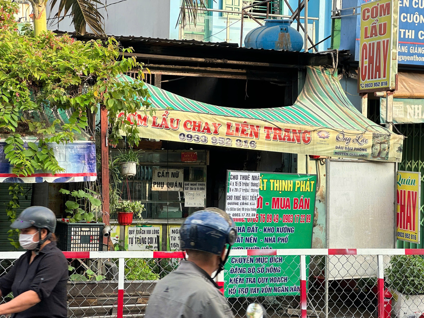 Nh&acirc;n chứng kể lại vụ ch&aacute;y qu&aacute;n chay khiến hai mẹ con tử vong Tại TPHCM - Ảnh 1.