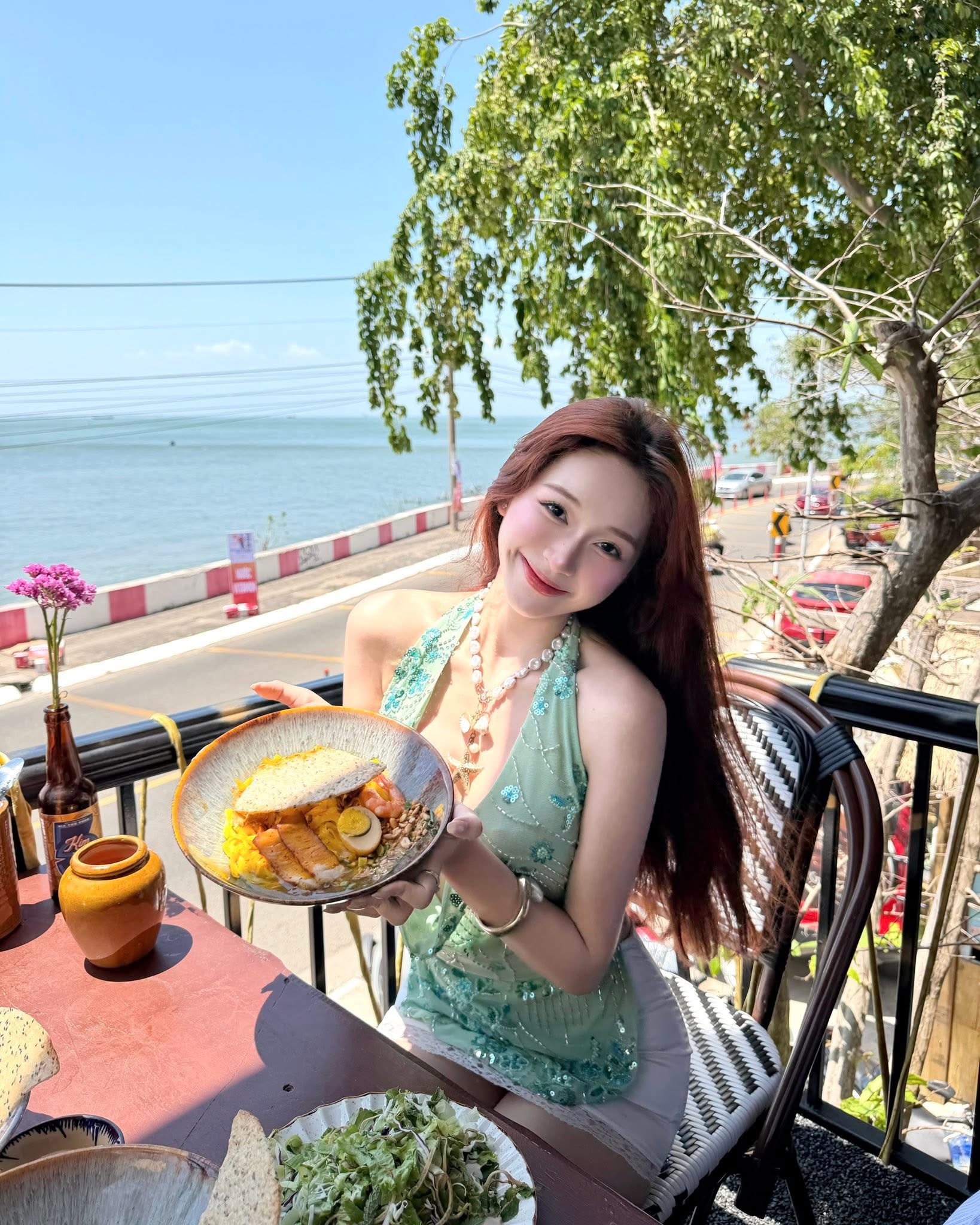 Sau m&agrave;n diện đồ Si&ecirc;u nh&acirc;n hồng tại Concert, hot girl lại khiến cộng đồng mạng bất ngờ- Ảnh 8.