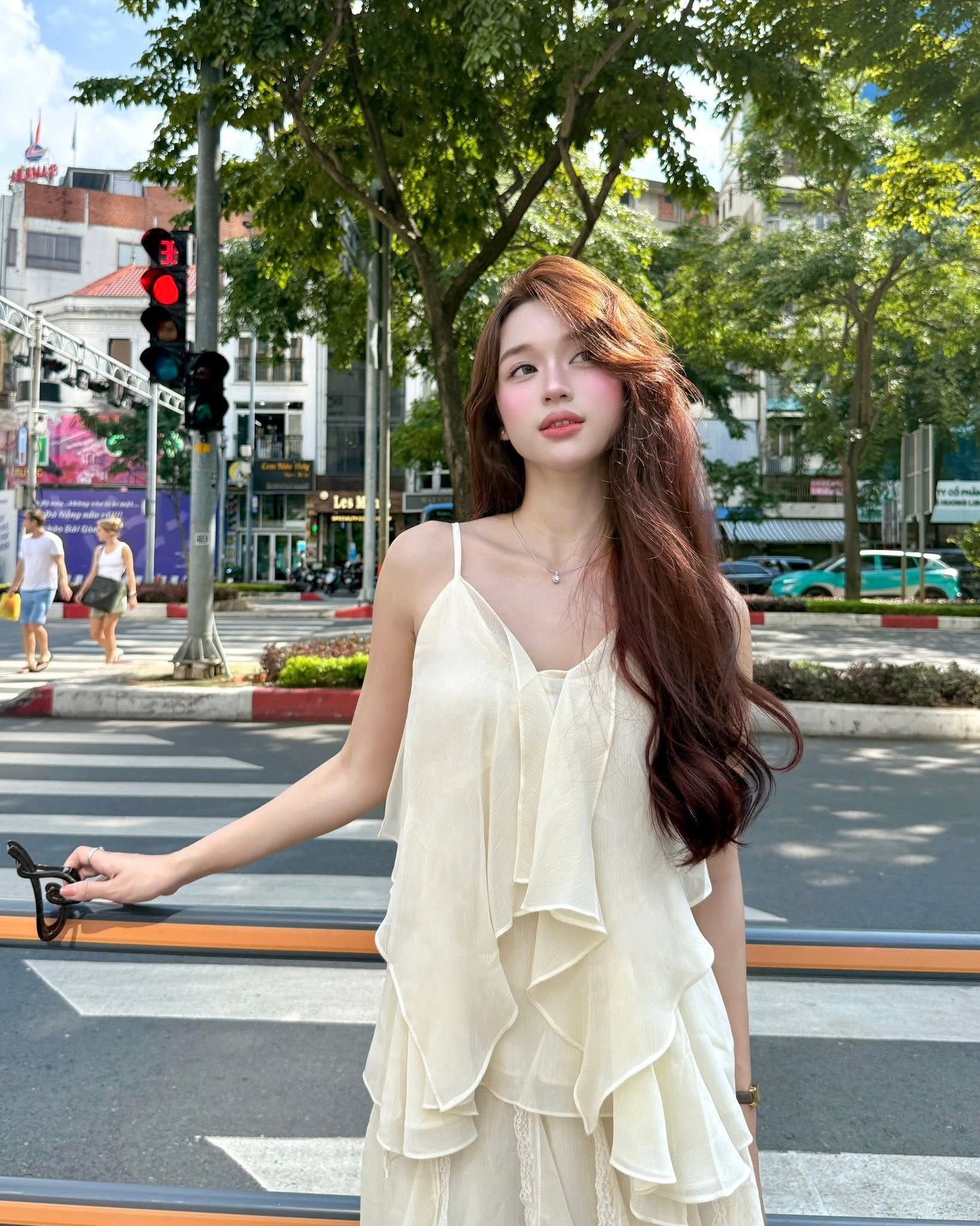 Sau m&agrave;n diện đồ Si&ecirc;u nh&acirc;n hồng tại Concert, hot girl lại khiến cộng đồng mạng bất ngờ- Ảnh 5.