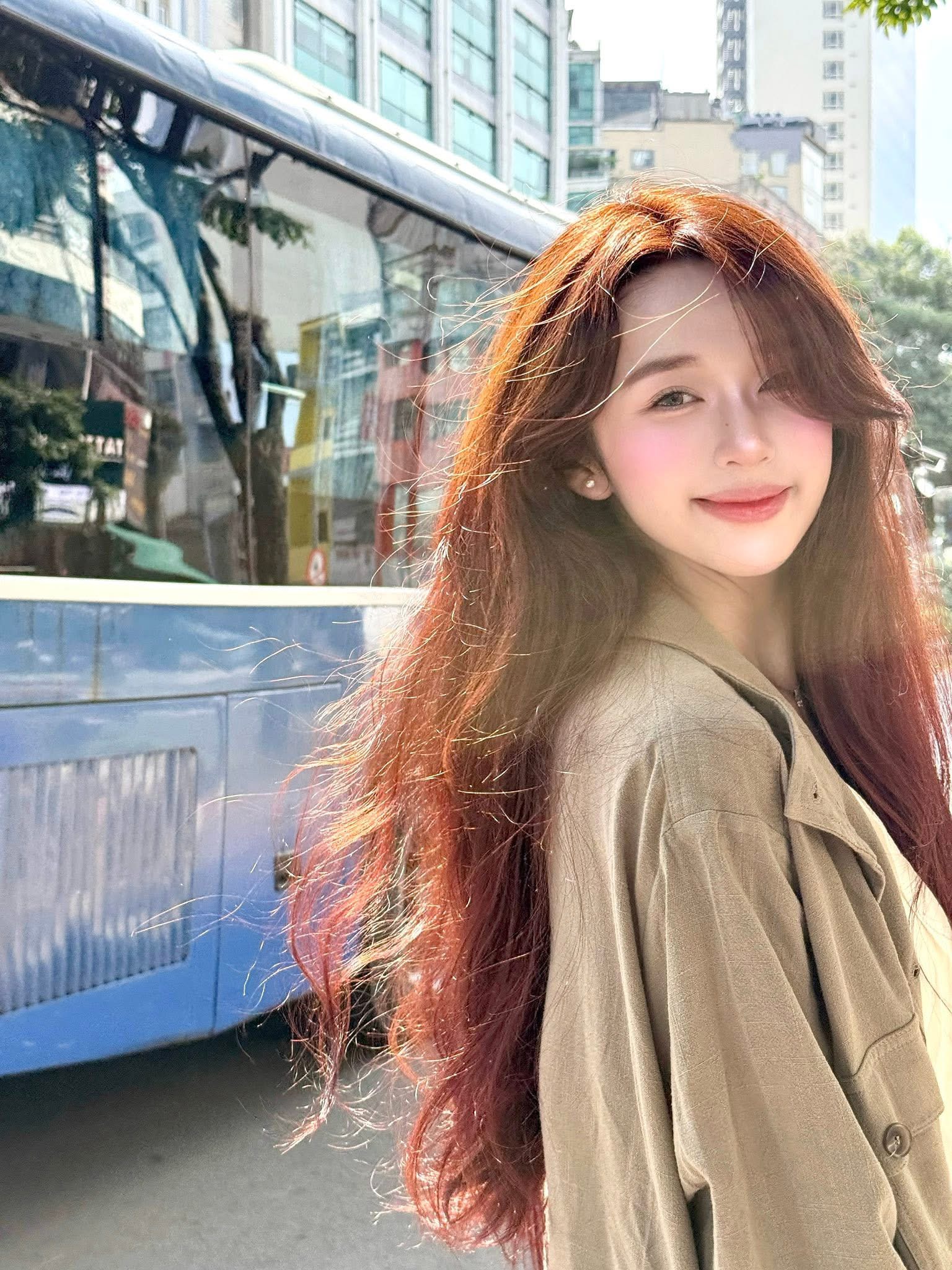 Sau m&agrave;n diện đồ Si&ecirc;u nh&acirc;n hồng tại Concert, hot girl lại khiến cộng đồng mạng bất ngờ- Ảnh 4.