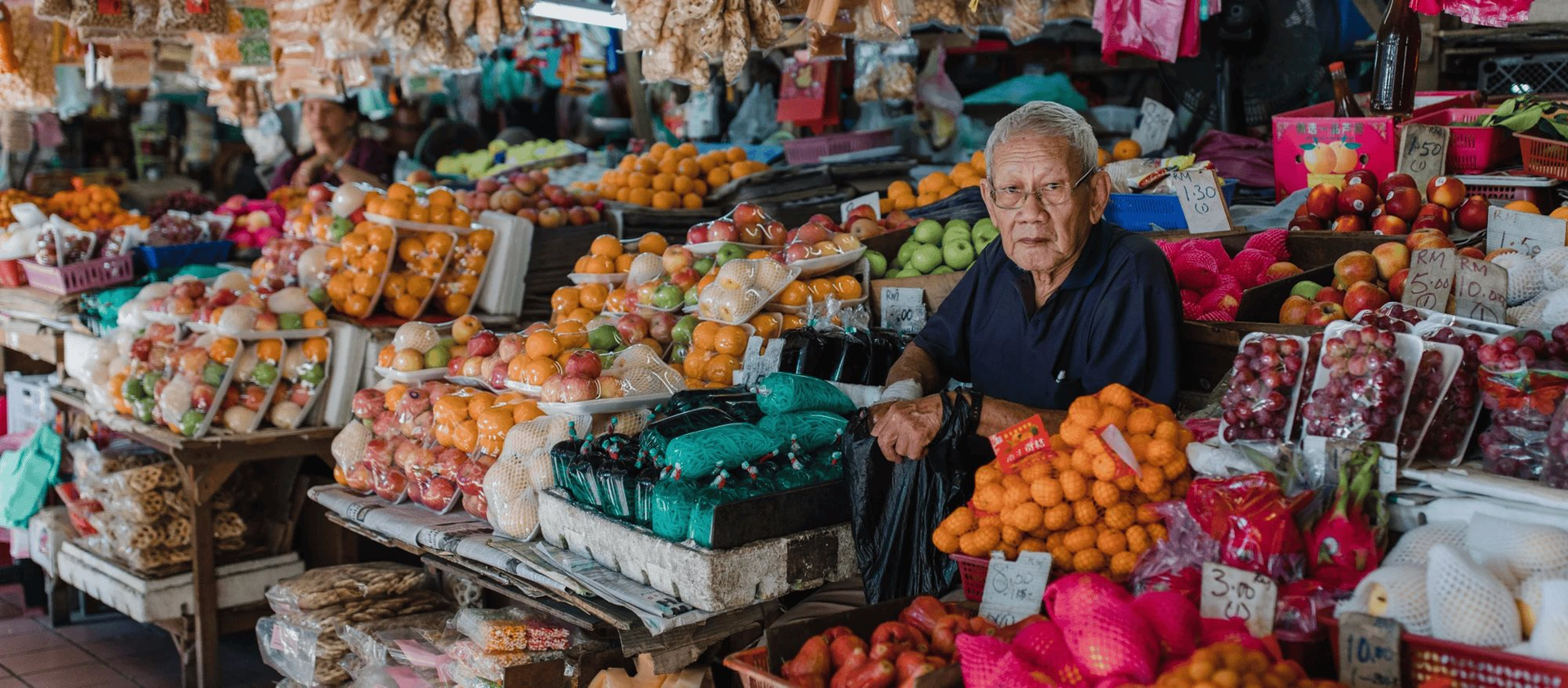 Bất ngờ lớn: Xung đột Trung Đ&ocirc;ng khiến tr&aacute;i c&acirc;y tại nước l&aacute;ng giềng của Việt Nam tăng gi&aacute; - Ảnh 1.