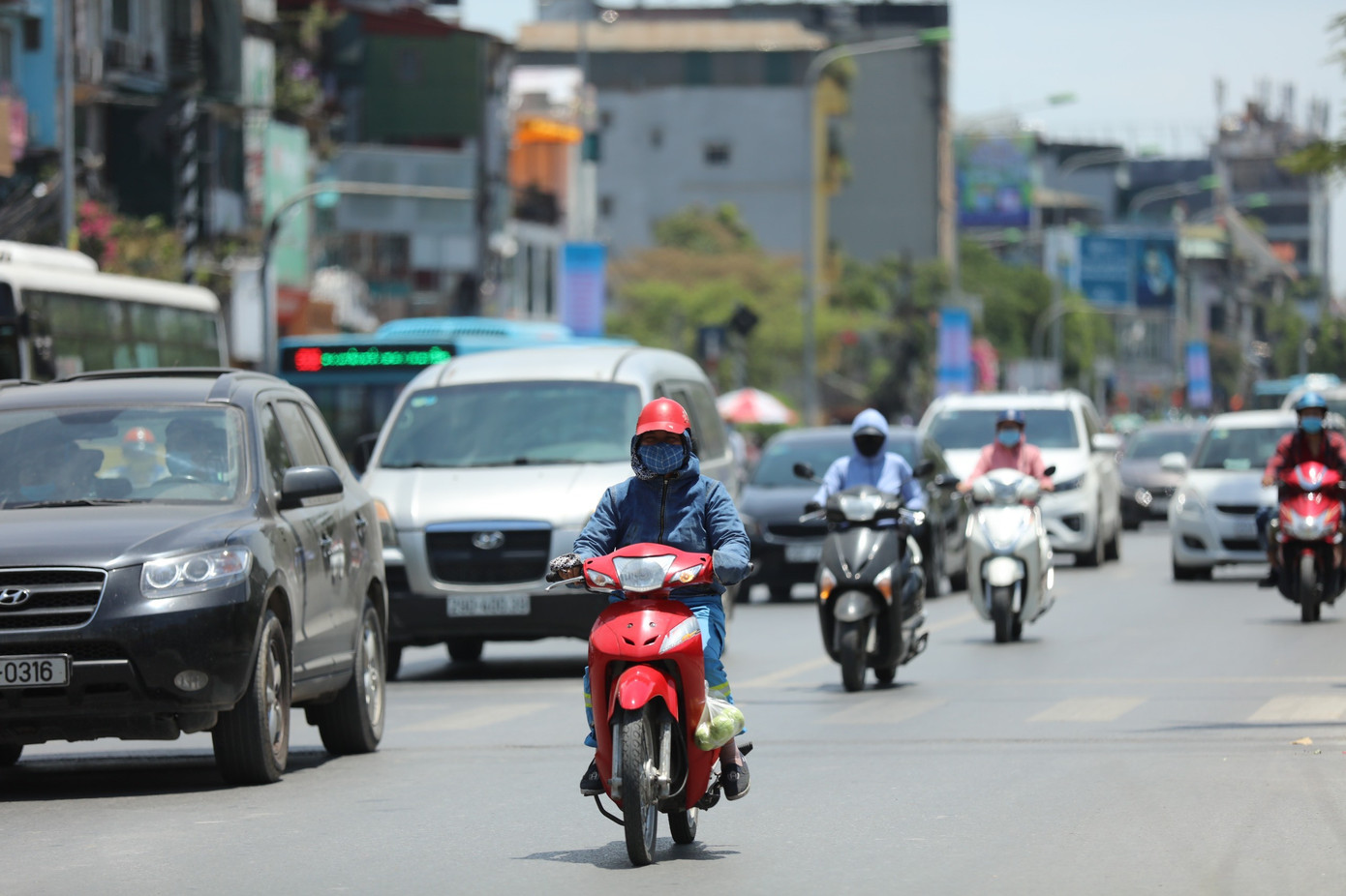 Thời tiết miền Bắc tăng Nhiệt 2026: Nắng nhẹ , mưa rải r&aacute;c - Ảnh 1.