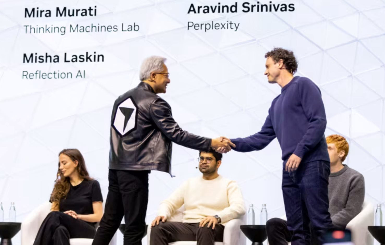 Đế chế 4 . 200 Tỷ USD của Nvidia: Quyền lực thống trị ng&agrave;nh c&ocirc;ng nghệ AI 2026 - Ảnh 4.