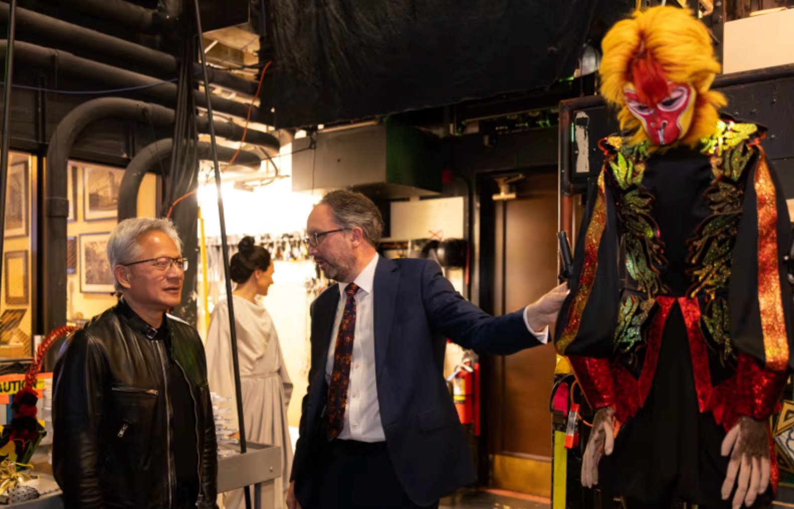 Đế chế 4 . 200 Tỷ USD của Nvidia: Quyền lực thống trị ng&agrave;nh c&ocirc;ng nghệ AI 2026 - Ảnh 2.