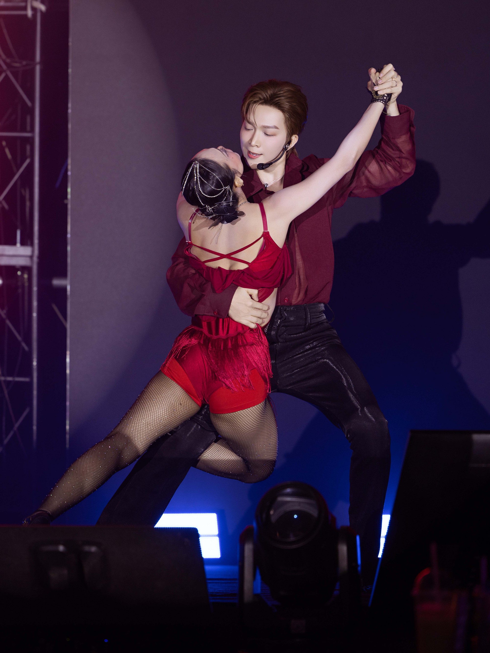 Tăng Ph&uacute;c h&eacute; lộ sự thật sau m&agrave;n nhảy tango đi&ecirc;u luyện, n&oacute;ng bỏng - Ảnh 3.