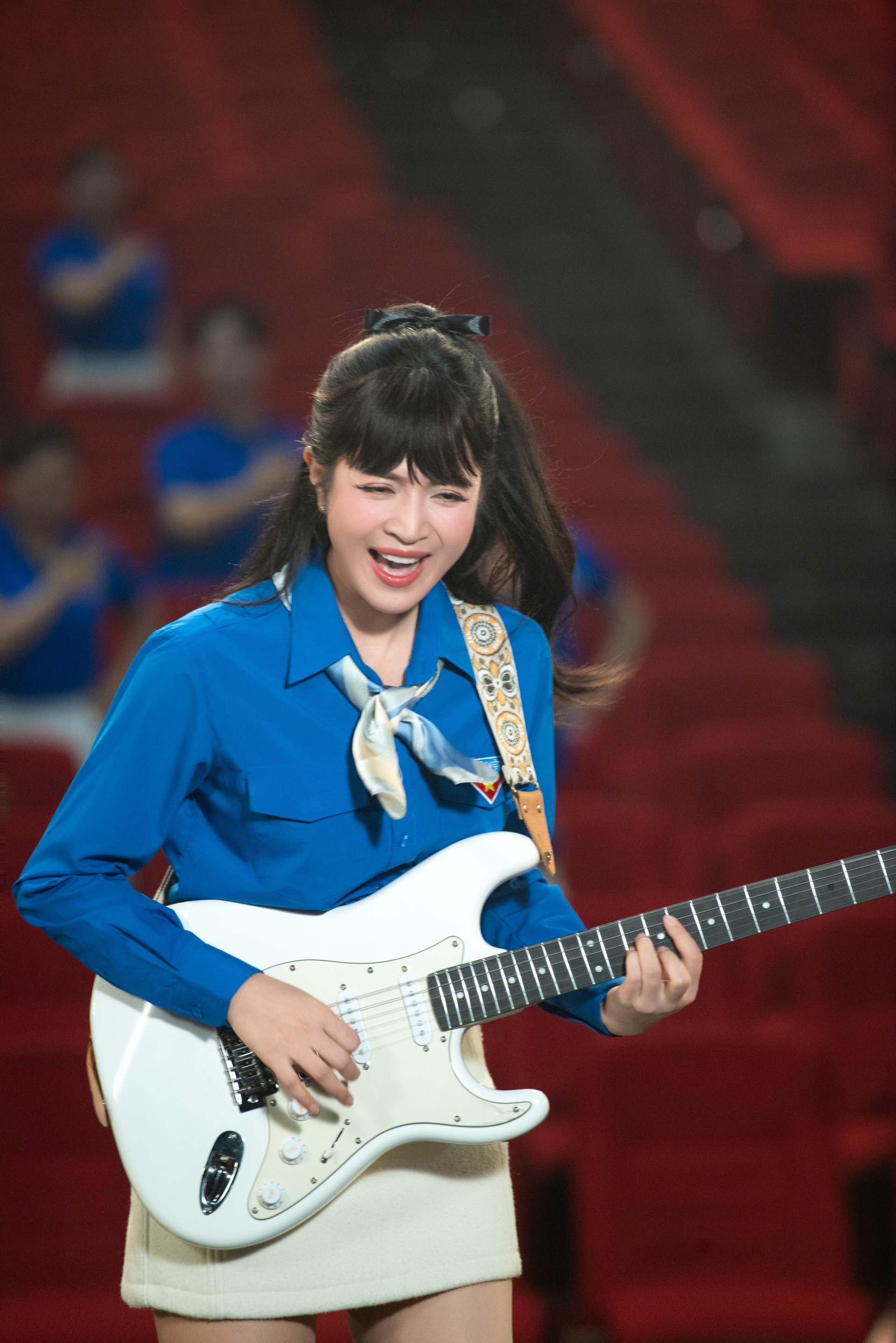 Nguyễn Duy&ecirc;n Quỳnh bắt tay nhạc sĩ Nguyễn Văn Chung, lan tỏa năng lượng t&iacute;ch cực trong "Thanh ni&ecirc;n Việt" - Ảnh 2.