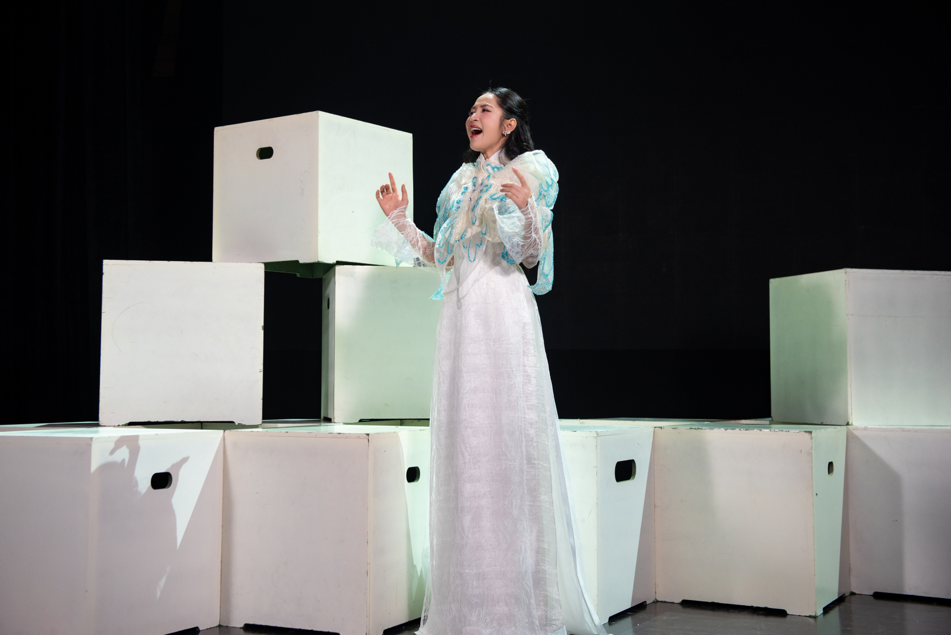 Nguyễn Duy&ecirc;n Quỳnh bắt tay nhạc sĩ Nguyễn Văn Chung, lan tỏa năng lượng t&iacute;ch cực trong "Thanh ni&ecirc;n Việt" - Ảnh 4.