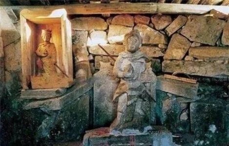 Mộ cổ 700 năm khắc t&ecirc;n 4 chữ &ldquo;Tề Thi&ecirc;n Đại Th&aacute;nh&rdquo;: B&ecirc;n dưới l&agrave; ai? - Ảnh 2.