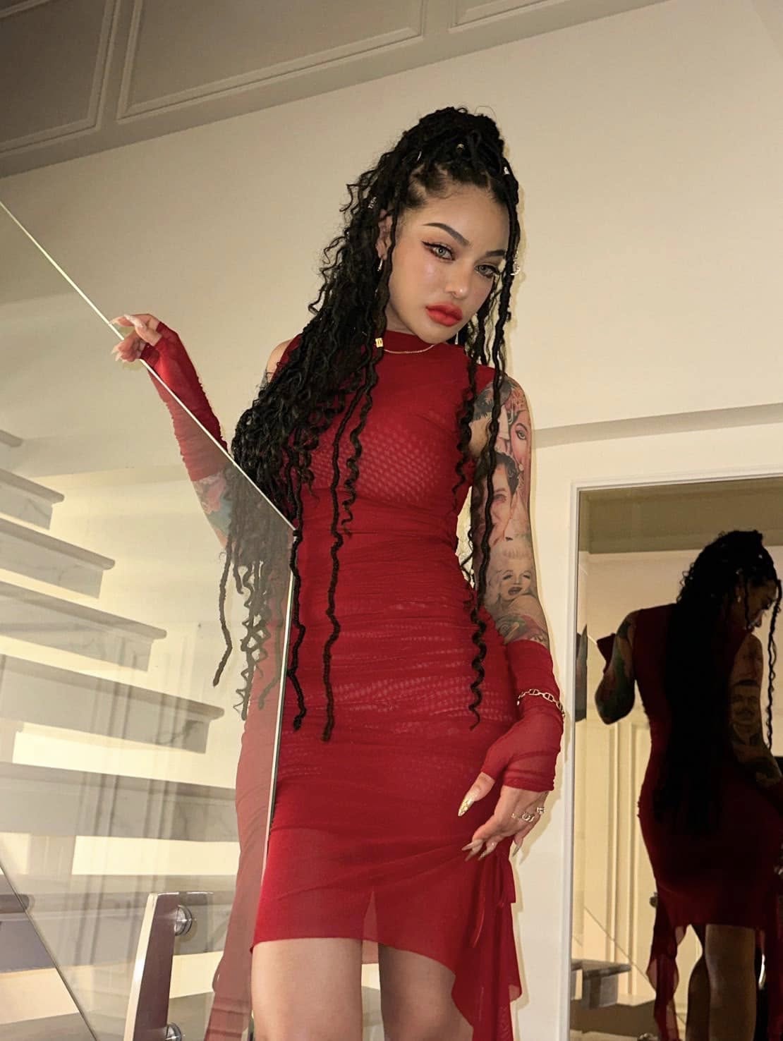 C&ocirc; g&aacute;i Th&aacute;i Lan xăm trổ sau 7 ng&agrave;y nhập cảnh Việt Nam bị "dụ" đi đ&oacute;ng phim Trấn Th&agrave;nh l&agrave; ai?- Ảnh 6.