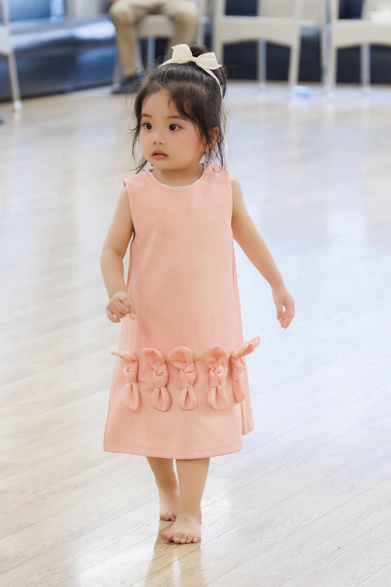 Lisa nh&agrave; Kh&aacute;nh Thi - Phan Hiển "đốn tim" với loạt ảnh xinh y&ecirc;u như b&uacute;p b&ecirc; sống, ai nh&igrave;n cũng m&ecirc;  - Ảnh 8.