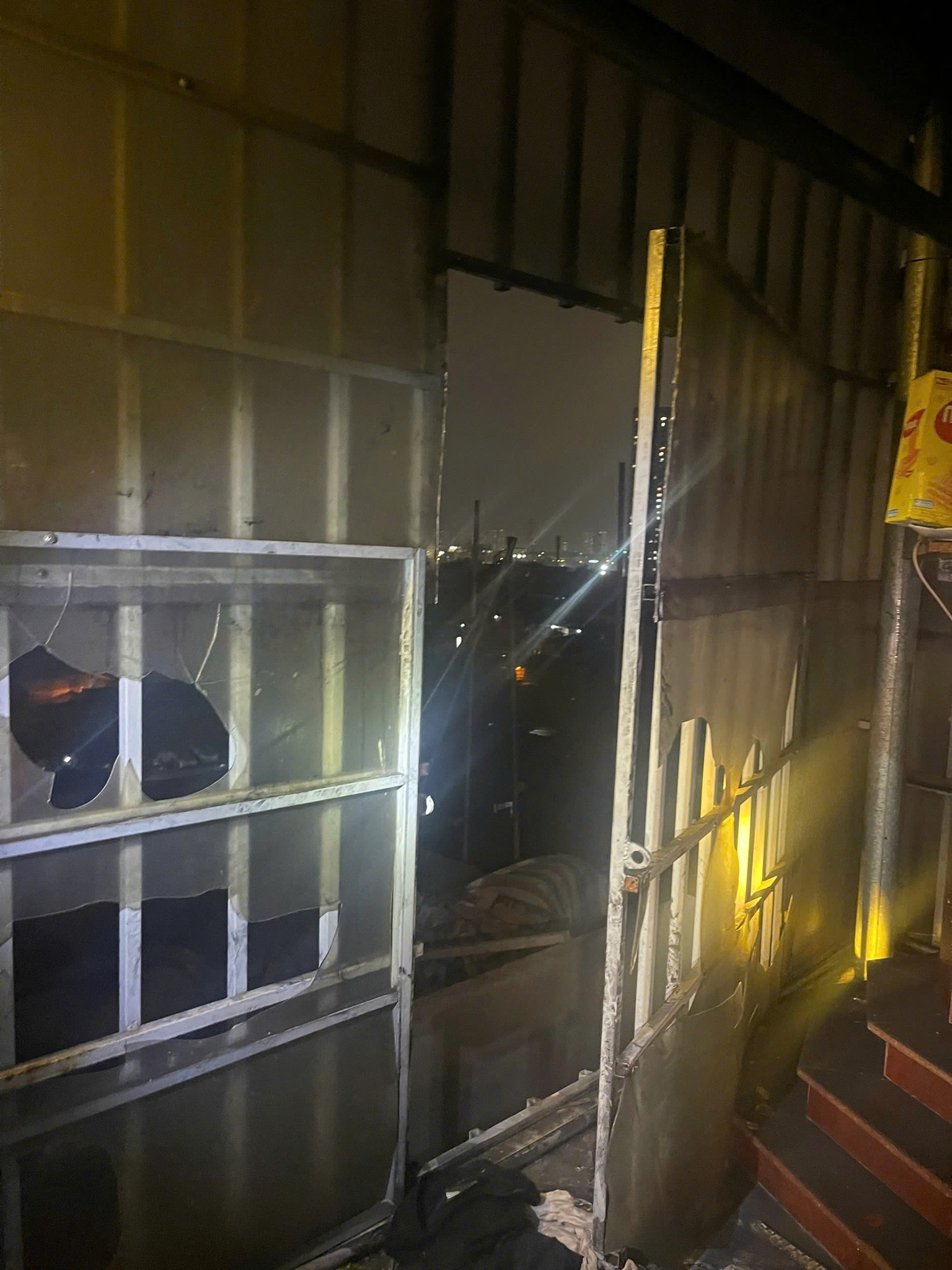 T&igrave;m gặp nam sinh ĐH B&aacute;ch khoa H&agrave; Nội cứu người trong vụ ch&aacute;y tại Lĩnh Nam: Kh&ocirc;ng d&aacute;m nhận "người h&ugrave;ng", c&agrave;ng chưa d&aacute;m kể chuyện với bố mẹ- Ảnh 6.