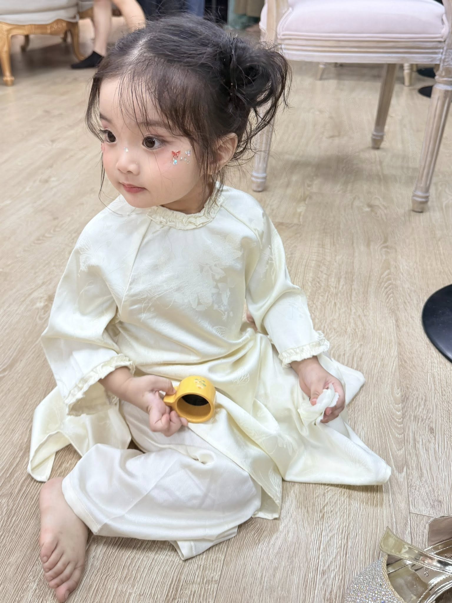 Lisa nh&agrave; Kh&aacute;nh Thi - Phan Hiển "đốn tim" với loạt ảnh xinh y&ecirc;u như b&uacute;p b&ecirc; sống, ai nh&igrave;n cũng m&ecirc;  - Ảnh 1.