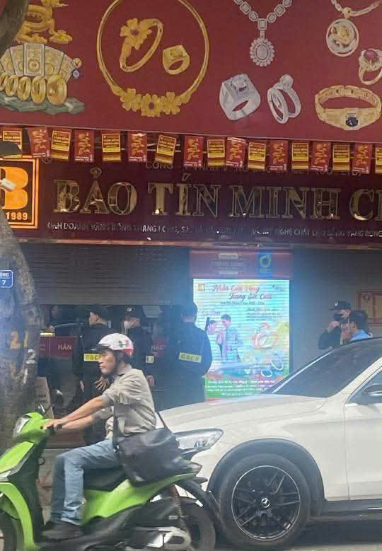 Cửa h&agrave;ng Bảo T&iacute;n Minh Ch&acirc;u đ&oacute;ng cửa g&acirc;y hoang mang cho kh&aacute;ch h&agrave;ng tại H&agrave; Nội - Ảnh 1.
