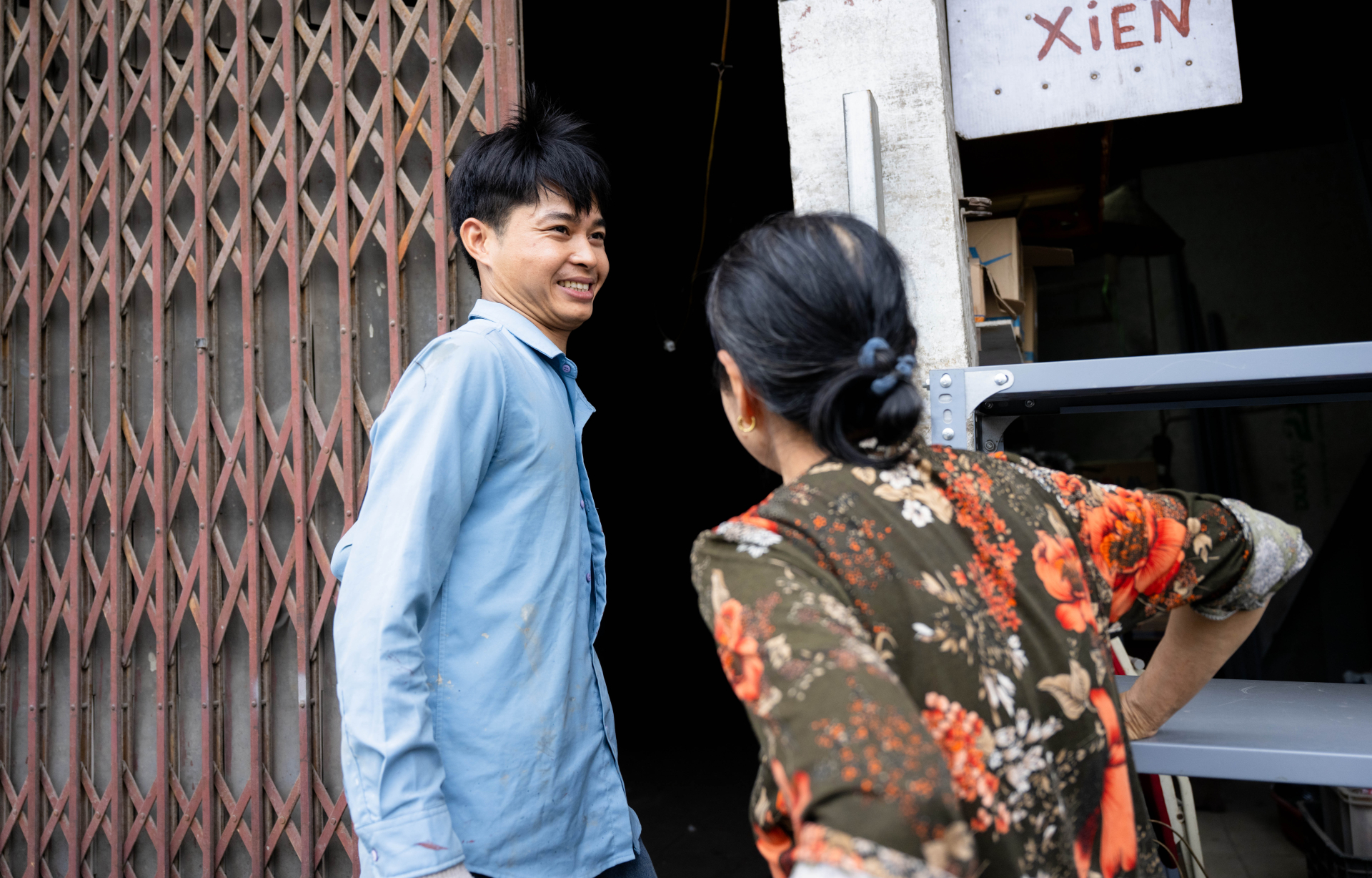 Người đ&agrave;n &ocirc;ng cứu người trong đ&aacute;m ch&aacute;y ở H&agrave; Nội: H&agrave;nh động quả cảm kh&ocirc;ng cần ghi nhận - Ảnh 4.