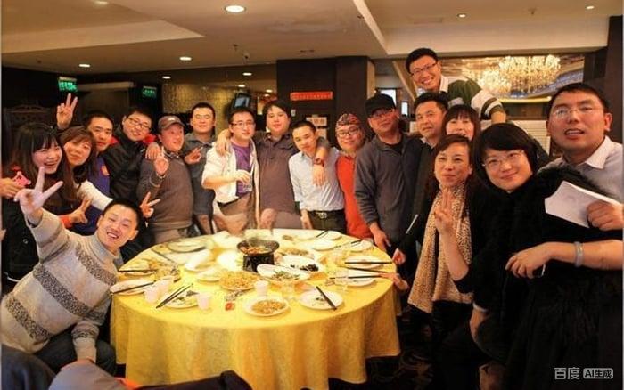 Dự đ&aacute;m cưới bạn cũ sau 20 năm: Những c&acirc;u chuyện chạnh l&ograve;ng  - Ảnh 1.